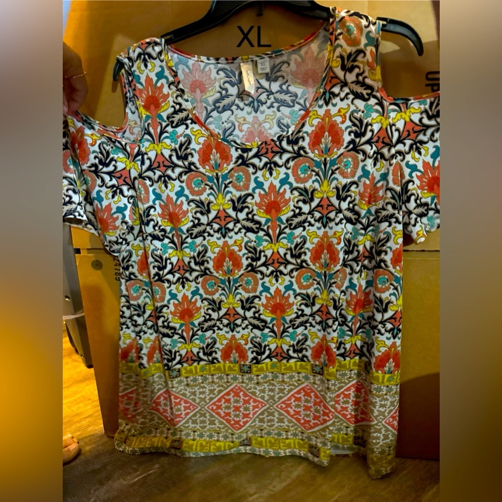 Women’s blouse size XL
